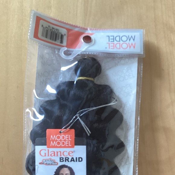 Unopened Model Model 22" Deep Twist Hair Color 1B - Picture 3 of 9